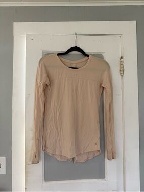 Long-Sleeve Crewneck Top in Light Beige